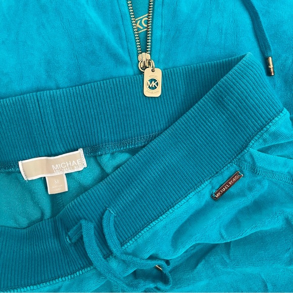 Woman’s Michael Kors Aqua Blue Velour Track Suit Zip Jacket & Shorts - Picture 3 of 6